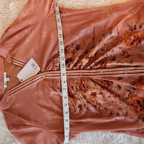 DR 2 Brand New Floral Peach Shirt - Picture 3 of 10